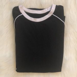 Men’s black and white casual tee shirt